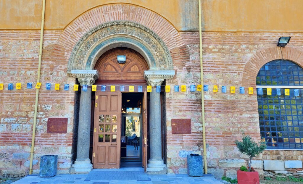 SOLUŇ: MĚSTO S MAGICKOU PŘITAŽLIVOSTÍ BALKÁNU