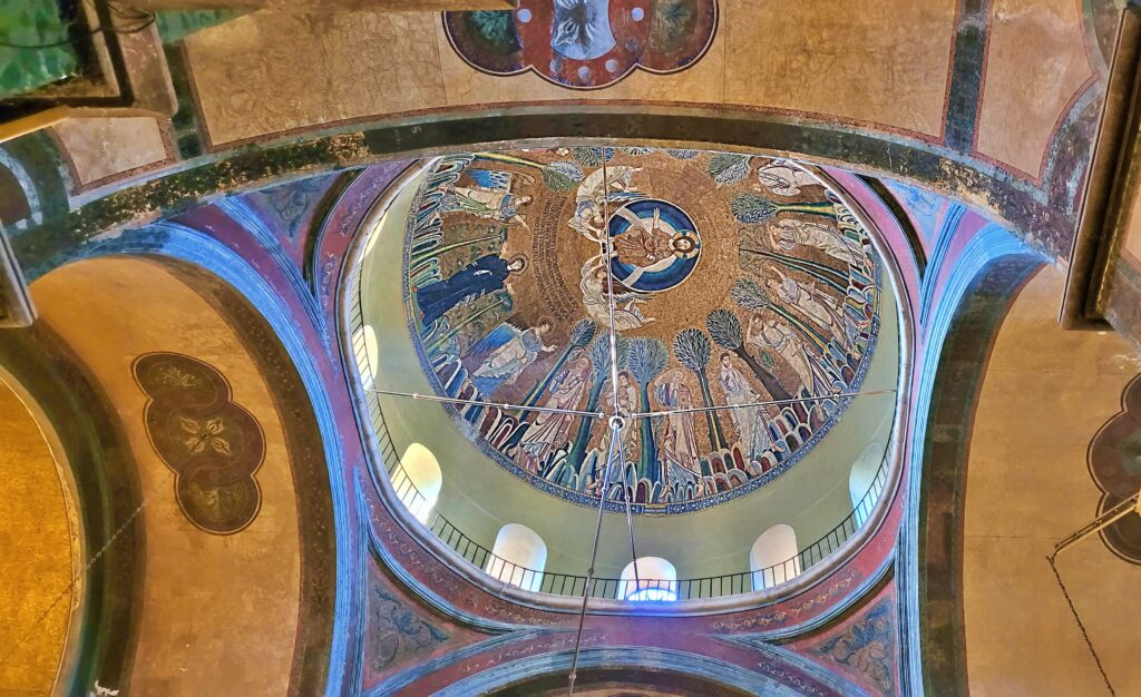 SOLUŇ: MĚSTO S MAGICKOU PŘITAŽLIVOSTÍ BALKÁNU