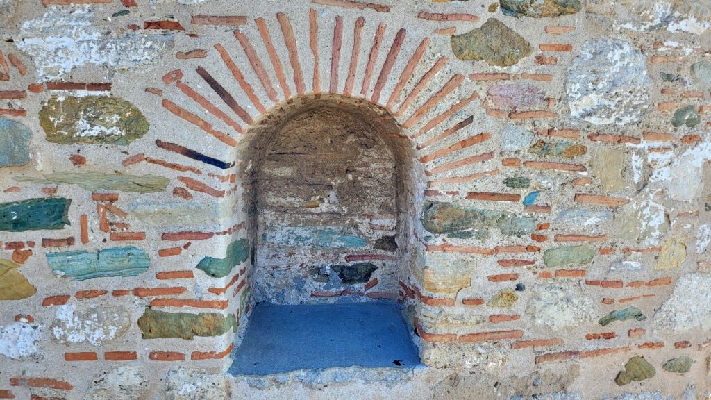 SOLUŇ: MĚSTO S MAGICKOU PŘITAŽLIVOSTÍ BALKÁNU