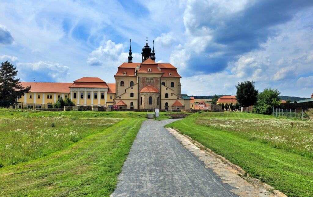 PO STOPÁCH CYRILA A METODĚJE: CYRILOMETODĚJSKÁ STEZKA