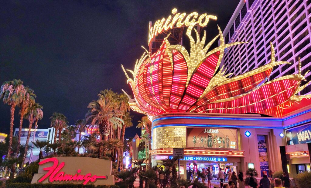 LAS VEGAS - HŘÍŠNÉ MĚSTO, KTERÉ NIKDY NESPÍ