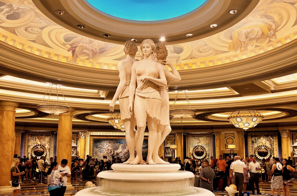 LAS VEGAS - HŘÍŠNÉ MĚSTO, KTERÉ NIKDY NESPÍ