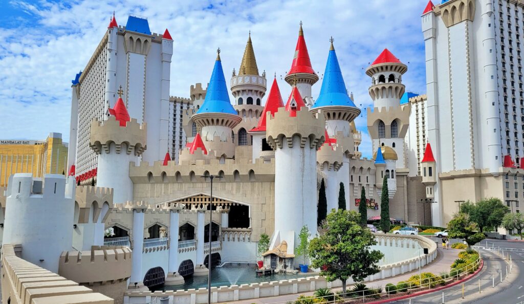 LAS VEGAS - HŘÍŠNÉ MĚSTO, KTERÉ NIKDY NESPÍ