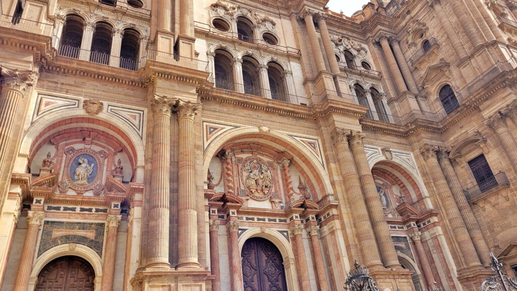 DO YOU MISS THE JOY OF LIFE? DISCOVER THE SUNNY CITY OF MALAGA