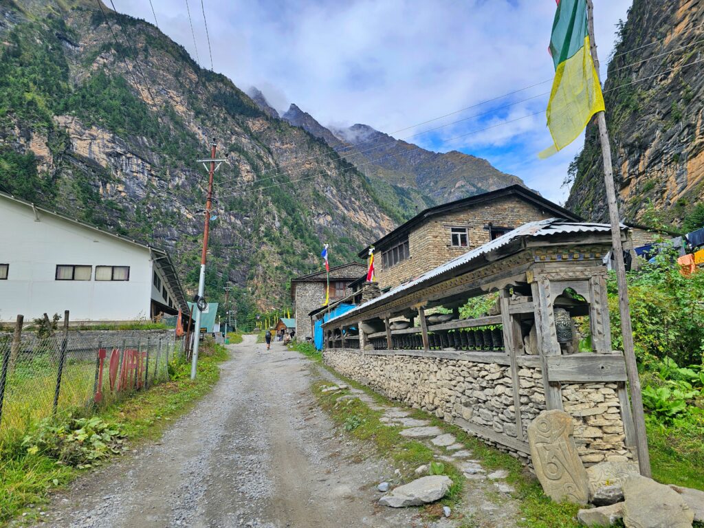 TREK KOLEM ANNAPUREN