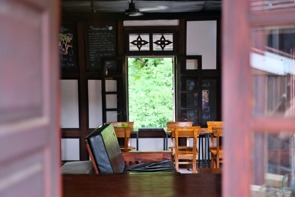 LUANG PRABANG - PERLA LAOSU, KDE SE ZASTAVIL ČAS