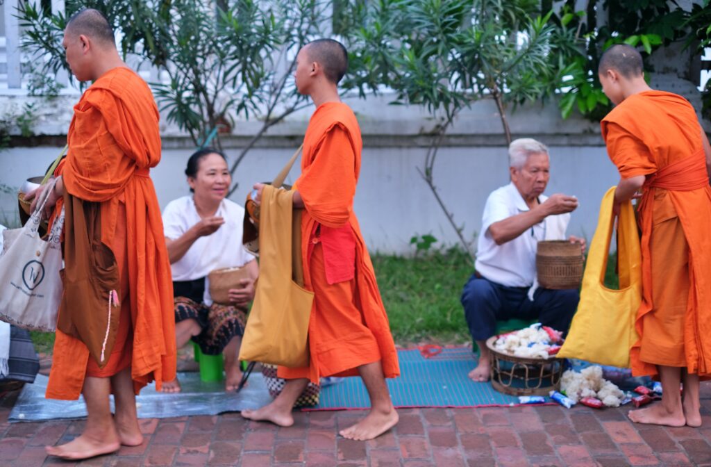 LUANG PRABANG - PERLA LAOSU, KDE SE ZASTAVIL ČAS