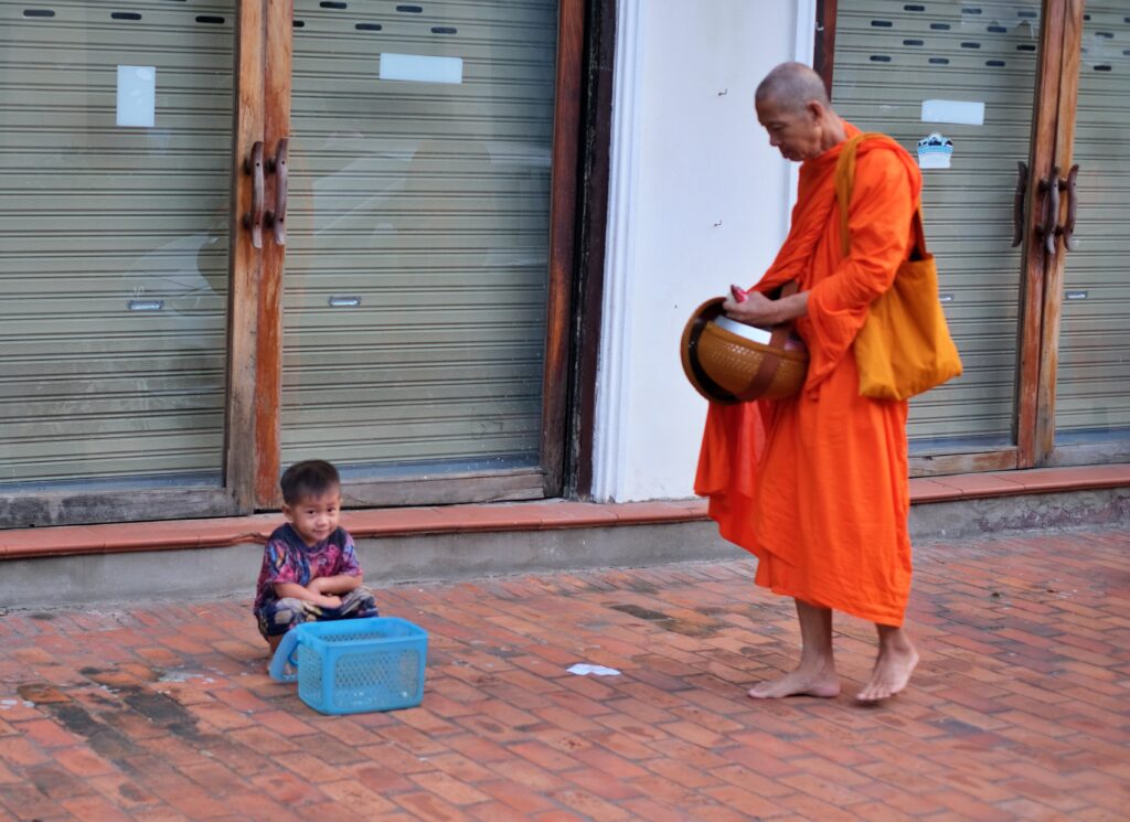 LUANG PRABANG - PERLA LAOSU, KDE SE ZASTAVIL ČAS