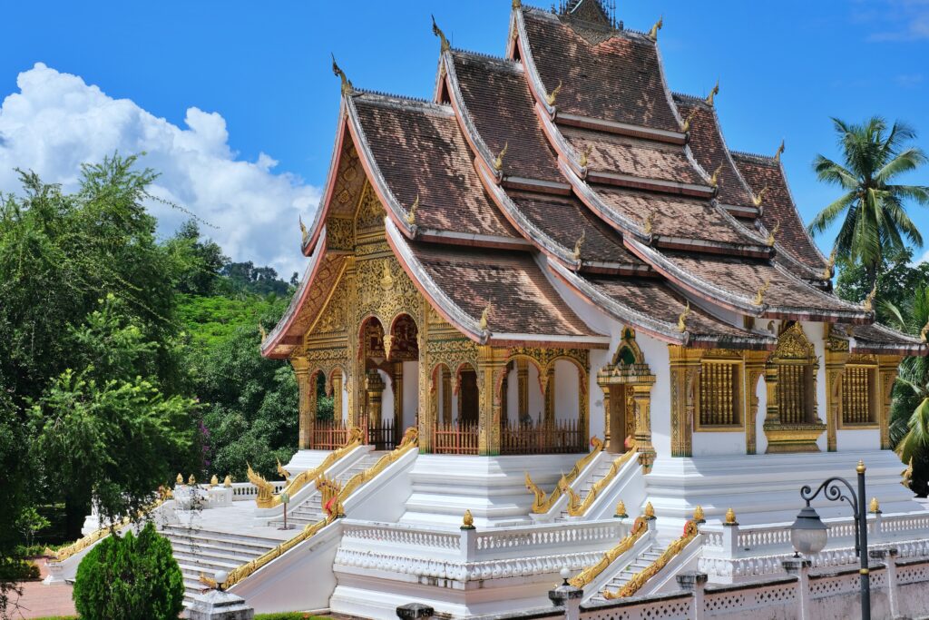 LUANG PRABANG - PERLA LAOSU, KDE SE ZASTAVIL ČAS