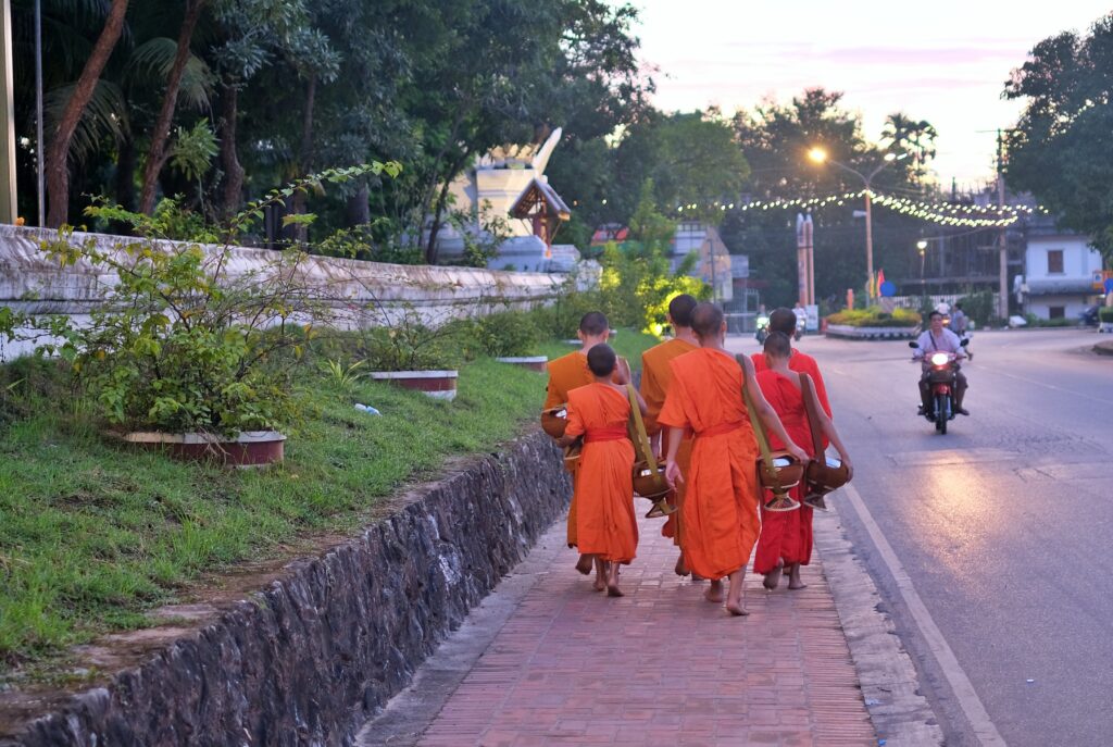LUANG PRABANG - PERLA LAOSU, KDE SE ZASTAVIL ČAS