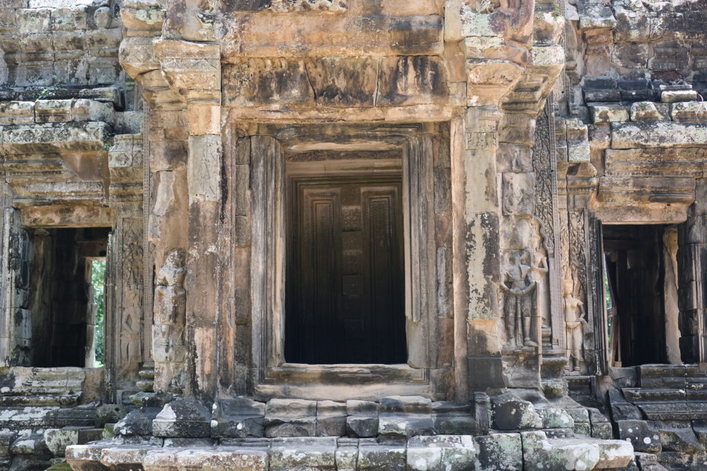 TEMPLES IN SIEM REAP: STONE STORIES THAT HAVE SURVIVED EVERYTHING