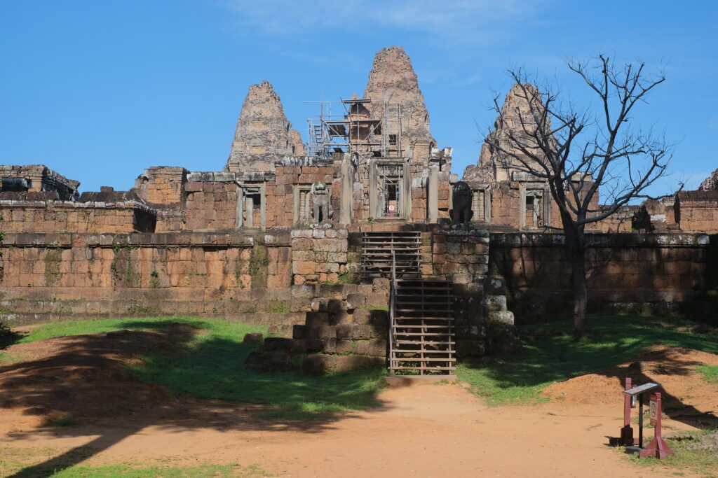 TEMPLES IN SIEM REAP: STONE STORIES THAT HAVE SURVIVED EVERYTHING