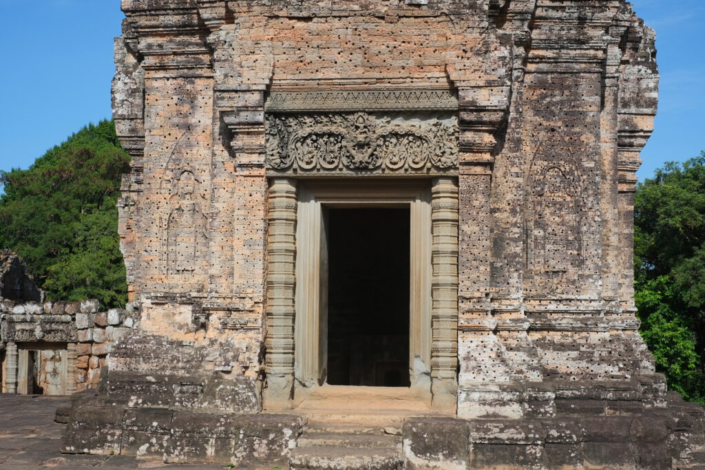 TEMPLES IN SIEM REAP: STONE STORIES THAT HAVE SURVIVED EVERYTHING