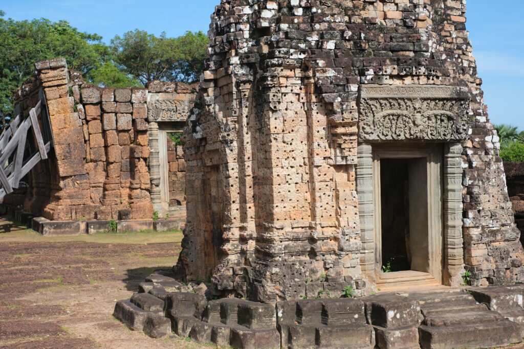 TEMPLES IN SIEM REAP: STONE STORIES THAT HAVE SURVIVED EVERYTHING