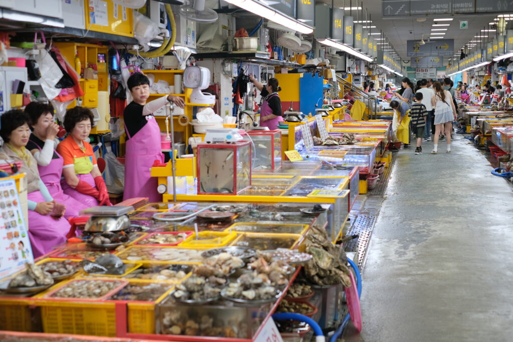 BUSAN: KOREA, KTERÁ VONÍ PO MOŘI