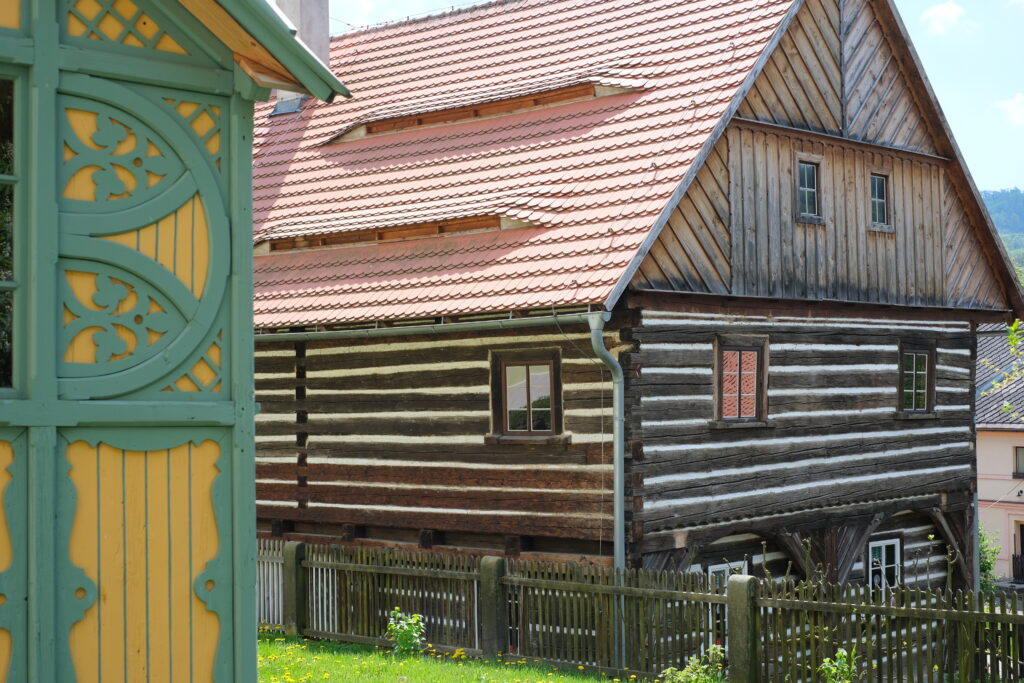 ZUBRNICE: A PICTURESQUE OPEN-AIR MUSEUM IN THE HEART OF THE CZECH CENTRAL