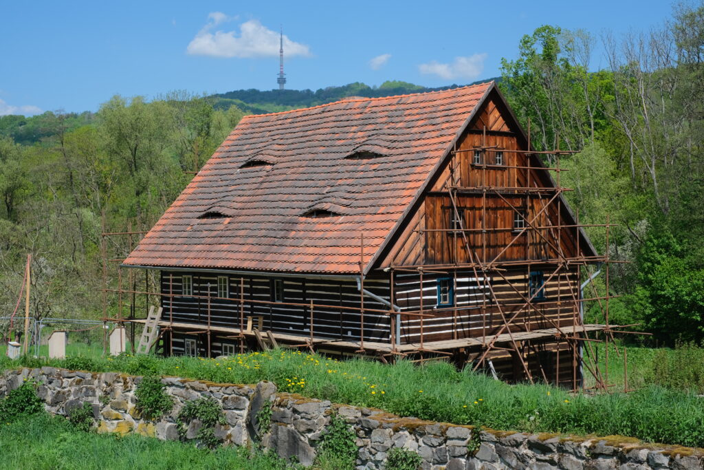 ZUBRNICE: A PICTURESQUE OPEN-AIR MUSEUM IN THE HEART OF THE CZECH CENTRAL