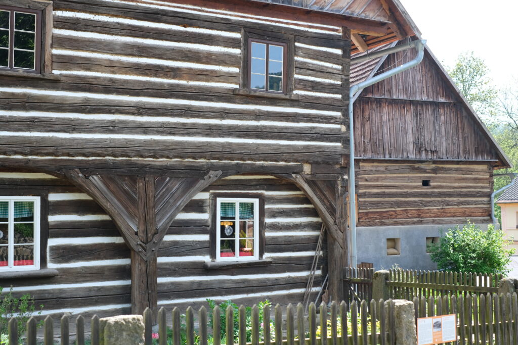 ZUBRNICE: A PICTURESQUE OPEN-AIR MUSEUM IN THE HEART OF THE CZECH CENTRAL