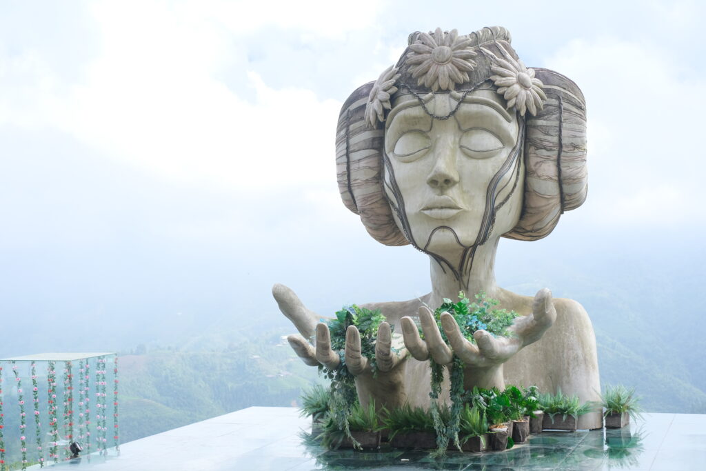 SAPA IN VIETNAM: THE MOST RICE FIELDS AND MOUNTAIN VILLAGES