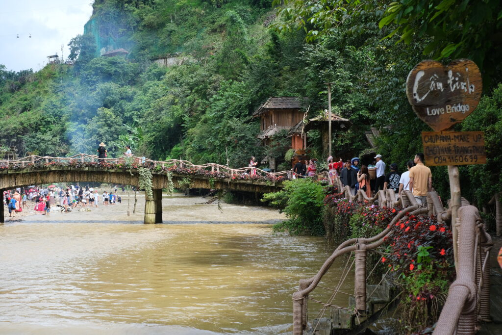 SAPA IN VIETNAM: THE MOST RICE FIELDS AND MOUNTAIN VILLAGES