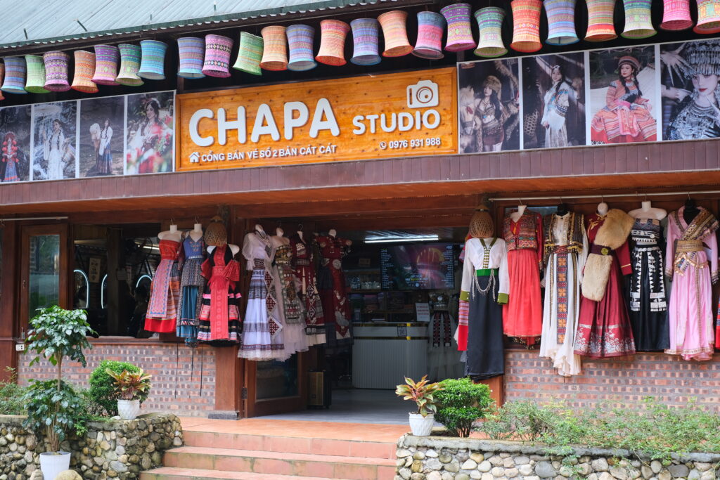 SAPA IN VIETNAM: THE MOST RICE FIELDS AND MOUNTAIN VILLAGES