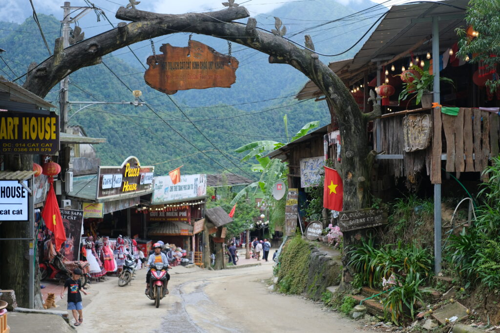 SAPA IN VIETNAM: THE MOST RICE FIELDS AND MOUNTAIN VILLAGES